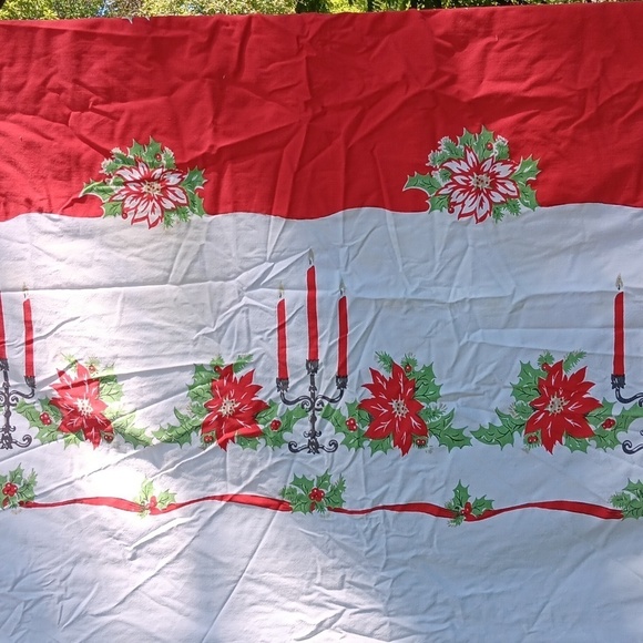 Vintage Red white Christmas table cloth - Picture 2 of 8